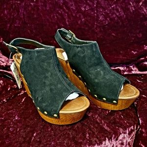 Mossimo Jenny Wedge Heels